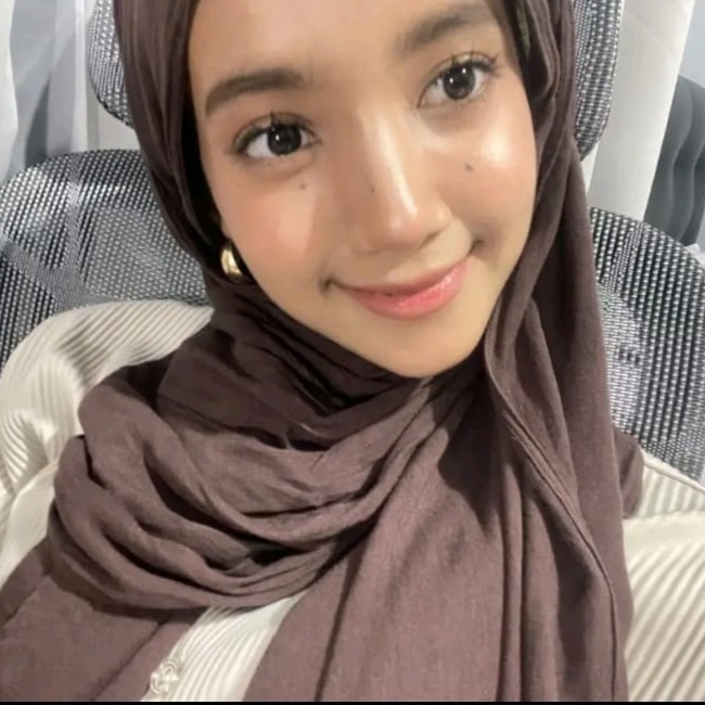 Portrait of Nadia Amani